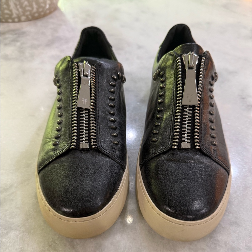 Frye Lena Rebel Zip Low